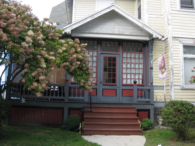 17 1st Ave in Gloversville, NY - Building Photo