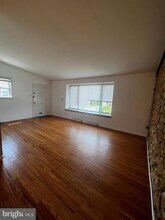 8905 Revere St in Philadelphia, PA - Foto de edificio - Building Photo