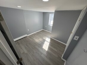 10 Flowerfield Rd, Unit 1 in Sound Beach, NY - Building Photo - Building Photo