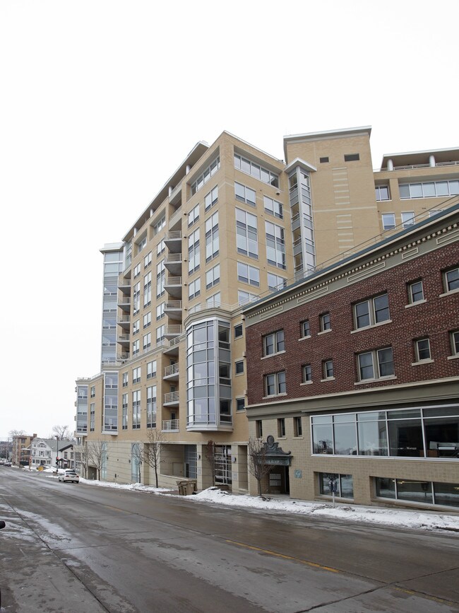 Capitol Point Penthouse in Madison, WI - Building Photo - Building Photo