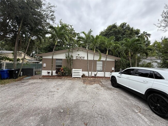 property at 1406 SW 1st St