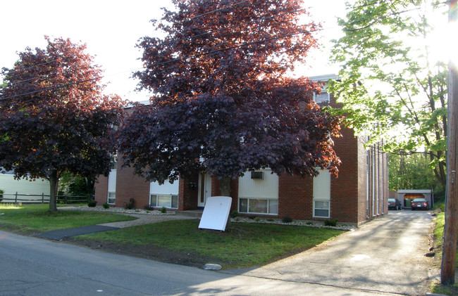 53 Curtin Ave in New Britain, CT - Foto de edificio - Building Photo