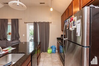 700 N Noble St, Unit 2w in Chicago, IL - Building Photo - Building Photo