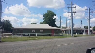 Briarwood Apartments in Kirby, TX - Foto de edificio - Building Photo