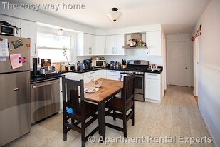 22 Murdock St, Unit #2 in Somerville, MA - Building Photo