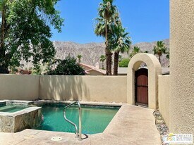 51220 Avenida Velasco in La Quinta, CA - Building Photo