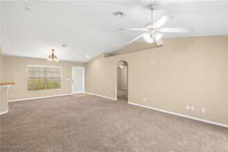 2620 NW 25th St in Cape Coral, FL - Building Photo - Building Photo