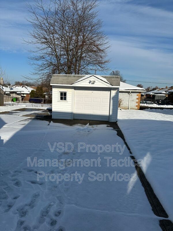 10301 Granger Rd in Cleveland, OH - Building Photo - Building Photo