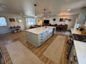 3622 S Newport Way in Denver, CO - Building Photo - Building Photo