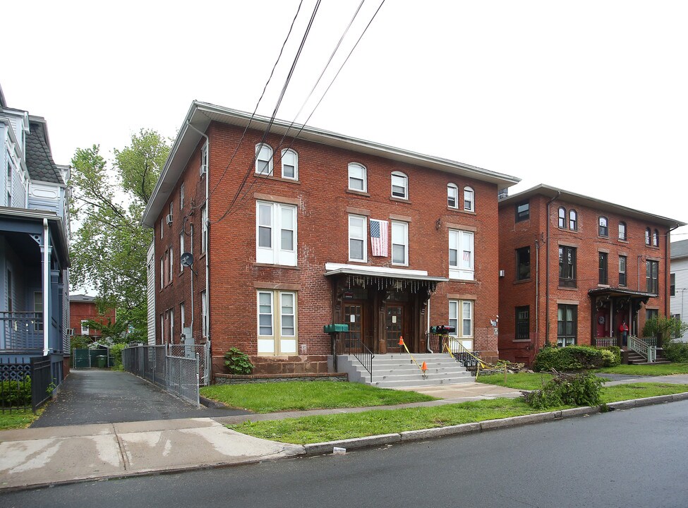 28-30 Madison St in Hartford, CT - Building Photo