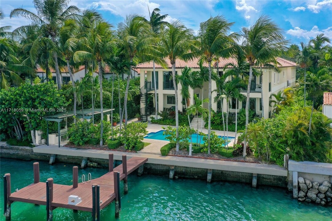 5655 Pine Tree Dr in Miami Beach, FL - Building Photo