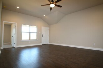 1325-1329 White Sand Dr in Azle, TX - Building Photo - Building Photo