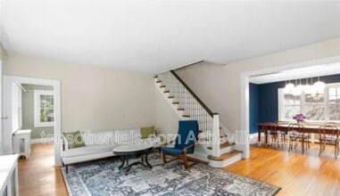 30 Caledonia Rd in Asheville, NC - Building Photo - Building Photo