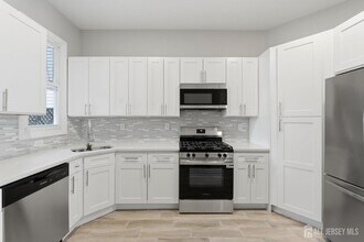 327 S Orange Ave in Newark, NJ - Building Photo - Building Photo