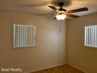 805 Oakwood St photo'