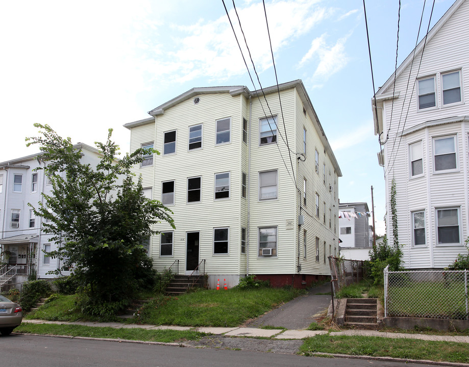 164 Grove St in New Britain, CT - Building Photo