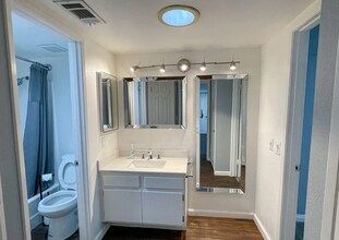 2454 Village Green in Santa Maria, CA - Building Photo - Building Photo