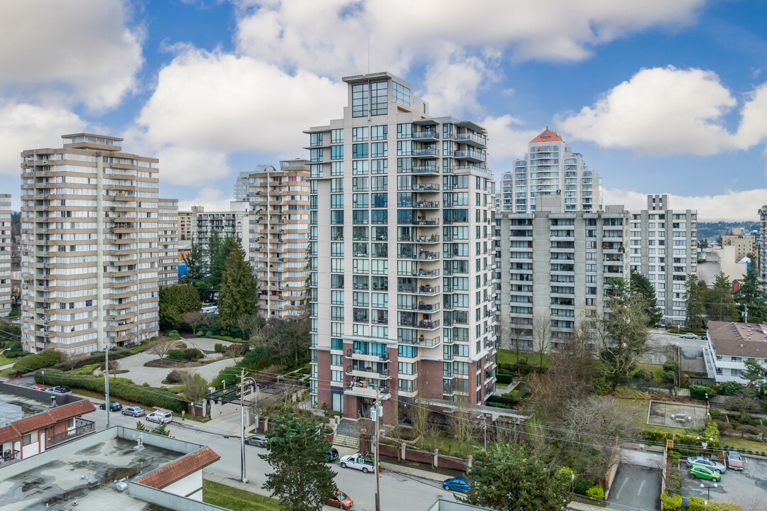 Generations in New Westminster, BC - Building Photo