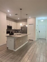 9884 Red Eagle Dr in Orlando, FL - Building Photo - Building Photo