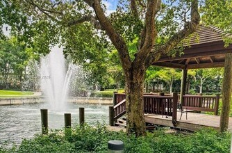 4000 Towerside Terrace in Miami, FL - Building Photo - Building Photo