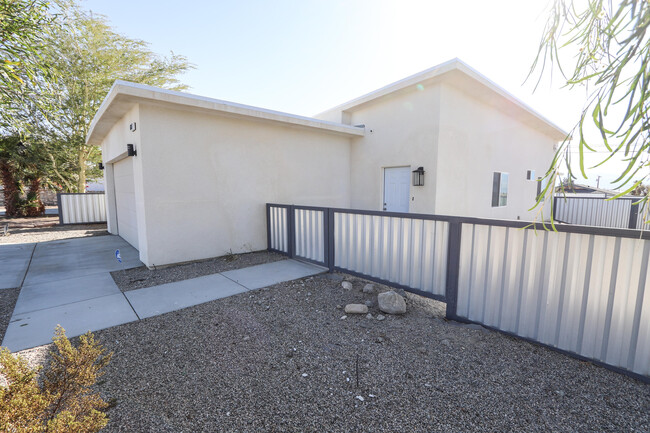 66017 Acoma Ave in Desert Hot Springs, CA - Building Photo - Building Photo