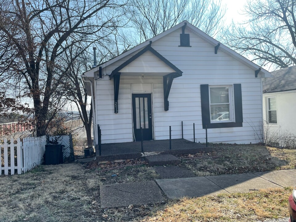 2012 Schaeffer Pl in St. Louis, MO - Building Photo