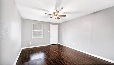 3923 Heatherbloom Dr in Houston, TX - Building Photo - Building Photo