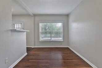 5009 Polk St in Houston, TX - Building Photo - Building Photo