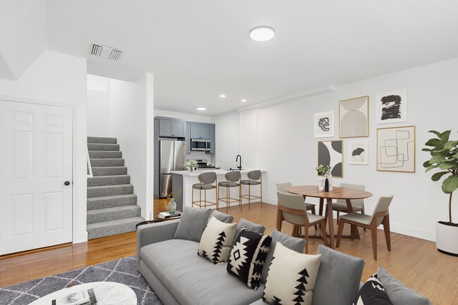 1827 Wilcox Beautifully renovated 2 bedroom