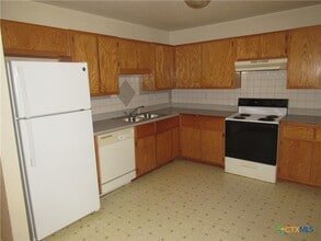 3807 Hitchrock Dr in Killeen, TX - Building Photo - Building Photo