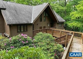 718 Laurelwood in Roseland, VA - Building Photo