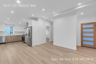 5413 1/2 Troost Ave in Los Angeles, CA - Building Photo - Building Photo