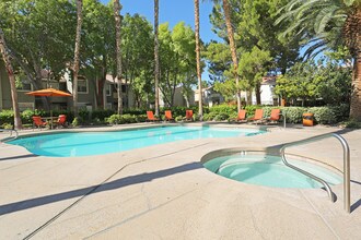 Bella Solara Apartment Homes in Las Vegas, NV - Foto de edificio - Building Photo