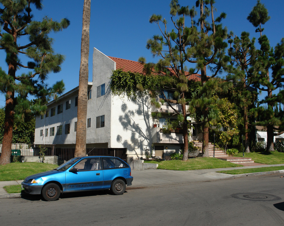 Tolucan Morrison in North Hollywood, CA - Foto de edificio