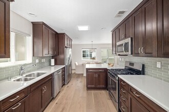 49 15th St in Hermosa Beach, CA - Foto de edificio - Building Photo