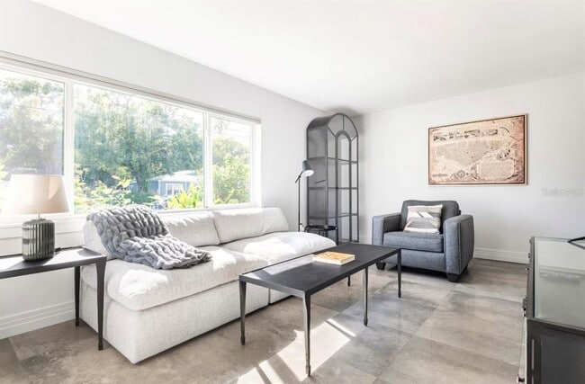 property at 1205 W Adalee St