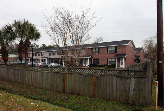 Dupont in Charleston, SC - Building Photo - Building Photo