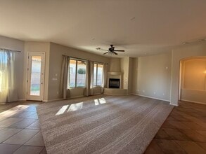 8646 N Crosswater Loop in Tucson, AZ - Foto de edificio - Building Photo