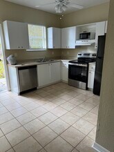 2201 Sunshine Blvd, Unit Main Apartment A in Naples, FL - Foto de edificio - Building Photo