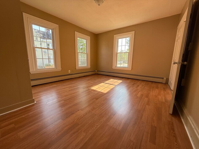 1 Kelley St in Fairfield, ME - Building Photo - Building Photo