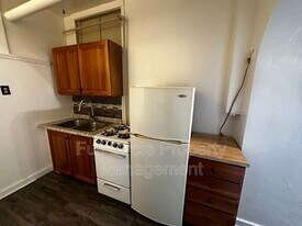 2419 F St in Omaha, NE - Building Photo