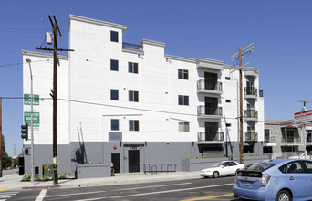 Louise Villas at Northridge in Northridge, CA - Building Photo - Building Photo