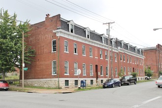 2015 S 9th St in St. Louis, MO - Foto de edificio - Building Photo