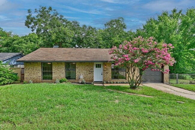 806 W Jefferson St in Brenham, TX - Foto de edificio - Building Photo