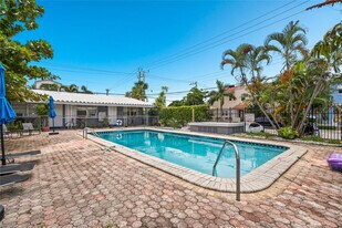 913 NE 18th Ave in Fort Lauderdale, FL - Building Photo