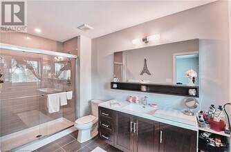 288 Glover Rd in Hamilton, ON - Building Photo - Building Photo