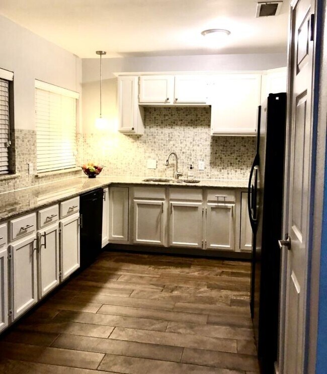 9135 Rue De Lis in San Antonio, TX - Building Photo - Building Photo