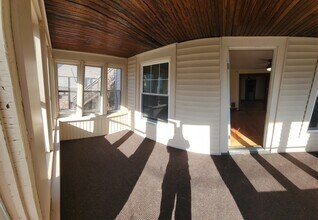 402 Hartwell Ave, Unit Floor one in East Syracuse, NY - Building Photo - Building Photo