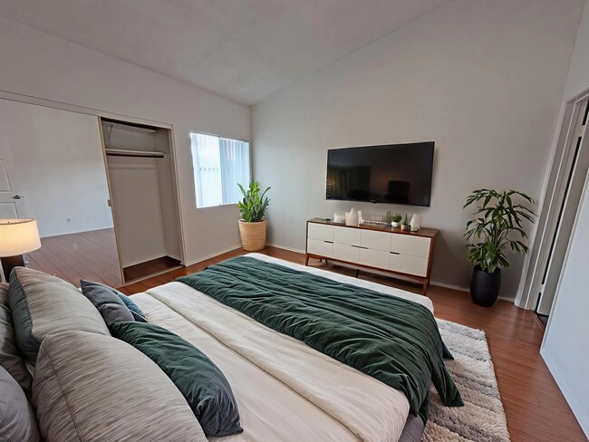 Piedmont in Glendale, CA - Foto de edificio - Building Photo