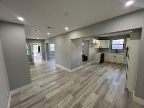 2008 S 30th St in Fort Pierce, FL - Building Photo - Building Photo